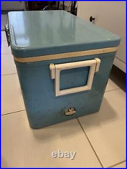 1960-1970 Vintage Coleman Cooler Blue Retro Made Out Of Metal