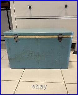 1960-1970 Vintage Coleman Cooler Blue Retro Made Out Of Metal