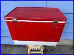 1976 Vintage Coleman Metal Cooler Chest Red & White 22.5 x 16 x 14 READ