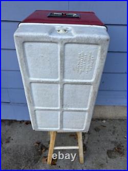 1976 Vintage Coleman Metal Cooler Chest Red & White 22.5 x 16 x 14 READ