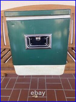 COLEMAN Vintage Green Steel 1970's Ice Chest Cooler Collectible Good Condition COLEMAN Vintage Green Steel 1970's Ice Chest Cooler Collectible Good Condition