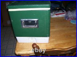 Coleman 1976 Vintage Green Metal Cooler Ice Chest Cooler withPlug, bottle opener
