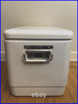 Coleman Seagram's Escapes Jersey Shore Steel Belted 6150 6155 54-Quart Cooler