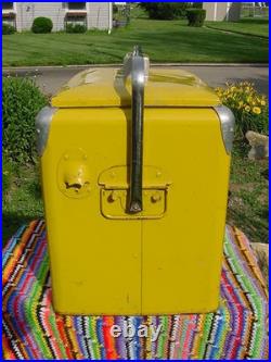 Rare Vintage 1950's Metal Drink Squirt Soda Cooler Ice Chest Sign With Tray Nice
