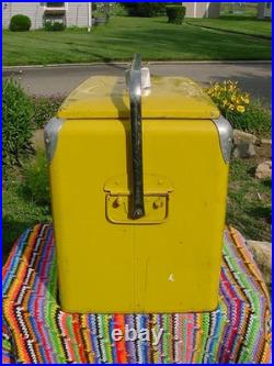 Rare Vintage 1950's Metal Drink Squirt Soda Cooler Ice Chest Sign With Tray Nice