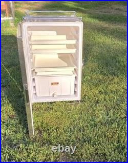 Rare Vintage Coleman 3-Way Upright Cooler Ice Box Wood Grain 26x16x16 with Inserts