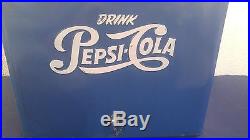 VINTAGE PEPSI SODA METAL PICNIC TRAVEL COOLER 1950'S. LOOK NO RESERVE