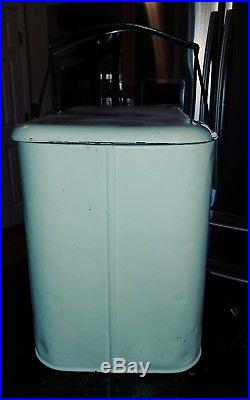 VTG 7 Up Soda Pop Metal Cooler Ice Chest Man Cave 18.5x11.5x9 Advertising