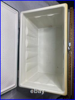VTG 70s Coleman Green Metal Cooler Chest Camping 22.5x13.5x16
