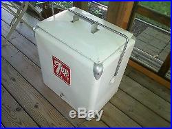 Vintage 1950's 7up metal Cooler ALL ORIGINAL CONDITION & Very Nice