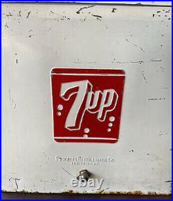 Vintage 1950s 7UP Metal Cooler With Drain Plug! Very Great Logo Advertisement