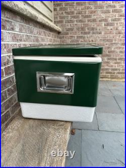 Vintage 1970s' Coleman Cooler Green & White 22L x 13.5Wx 15.5H