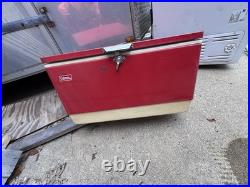 Vintage 1970s Metal Coleman Red/White Ice Chest Cooler Size 27.5 x 16 x 15 in