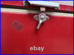Vintage 1970s Metal Coleman Red/White Ice Chest Cooler Size 27.5 x 16 x 15 in