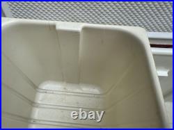 Vintage 1970s Metal Coleman Red/White Ice Chest Cooler Size 27.5 x 16 x 15 in