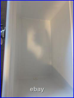 Vintage 1976 Red Coleman Cooler Metal Ice Chest 22.5 15.5 13.5