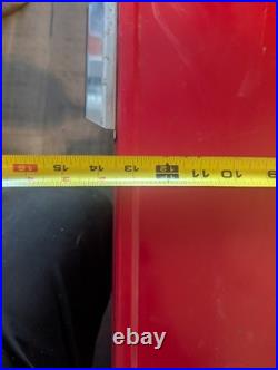 Vintage 1976 Red Coleman Cooler Metal Ice Chest 22.5 15.5 13.5