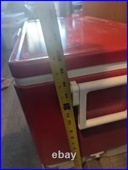 Vintage 1976 Red Coleman Cooler Metal Ice Chest 22.5 15.5 13.5