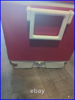 Vintage 1976 Red Coleman Cooler Metal Ice Chest 22.5 15.5 13.5