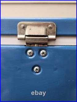 Vintage 1977 XL 89 Quart Coleman Ice Blue Steel Belted Metal Cooler 28