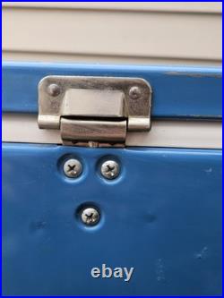 Vintage 1977 XL 89 Quart Coleman Ice Blue Steel Belted Metal Cooler 28