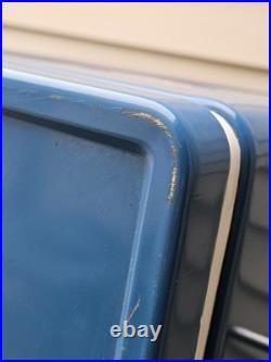 Vintage 1977 XL 89 Quart Coleman Ice Blue Steel Belted Metal Cooler 28