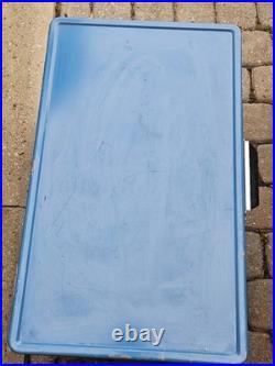 Vintage 1977 XL 89 Quart Coleman Ice Blue Steel Belted Metal Cooler 28