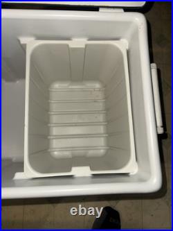 Vintage 1980's Coleman Green Steel Belted XLarge 80 Quart Cooler VERY NICE COND