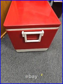 Vintage 1983 Red Coleman Cooler Metal Ice Chest 22 1/2 15 1/2 13 1/2 NICE