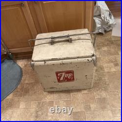 Vintage 7UP Metal Cooler Progress Refrigerator Co Soda Ice Chest 1950s