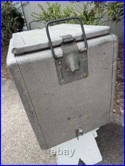 Vintage 7UP Progress Refrigerator Co Metal Cooler Ice Chest Louisville KY