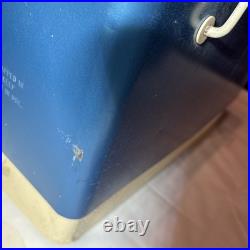 Vintage Blue 28 Quart Insulated Coleman 5253-700 Snow-Lite Metal Cooler