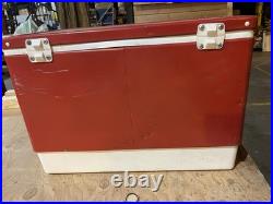 Vintage Coleman Cooler 1970's Red Logo 22.5 x 16 x 13.5. Good Condition. Clean Vintage Coleman Cooler 1970's Red Logo 22.5 x 16 x 13.5. Good Condition. Clean