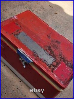 Vintage Coleman Metal Cooler Chest Red & White 22.5 x 16 x 14 TF