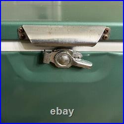 Vintage Coleman Metal Cooler Hunter Green Metal Handles Lock 22.5 x 13.5 Insert