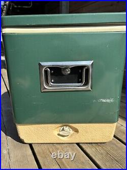 Vintage Coleman Metal Cooler Hunter Green Metal Handles Lock 22.5 x 13.5 x 16