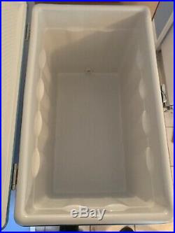 Vintage Coleman Snow Lite 56 Quart 5255C706 Blue Cooler in Box VERY CLEAN