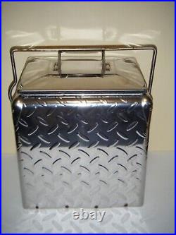 Vintage HUNTER Diamond Plate Metal Beer Cooler Lunch Box Bottle Opener (AS-IS)