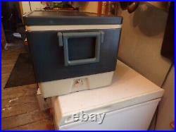 Vintage Rare Coleman Steel Belted 40 Ice Blue Cooler Great Condition