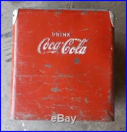 Vtg 1950's Coca Cola Metal Picnic Beach Cooler Galvanized with Handle Red