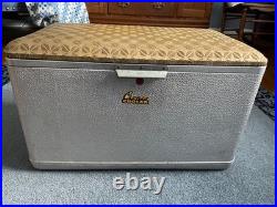 Vtg. 1950s Cronstrom Cronco Aluminum Cooler Gold Vinyl Atomic Pattern Lid/Seat