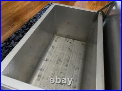 Vtg. 1950s Cronstrom Cronco Aluminum Cooler Gold Vinyl Atomic Pattern Lid/Seat