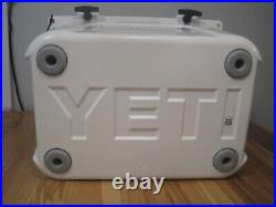 YETI Roadie 20 Cooler White w. Handle YR20W RARE HORNITOS DISCONTINUED NEW
